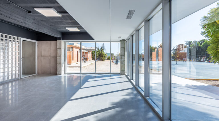 Aulas Monserrat Roig